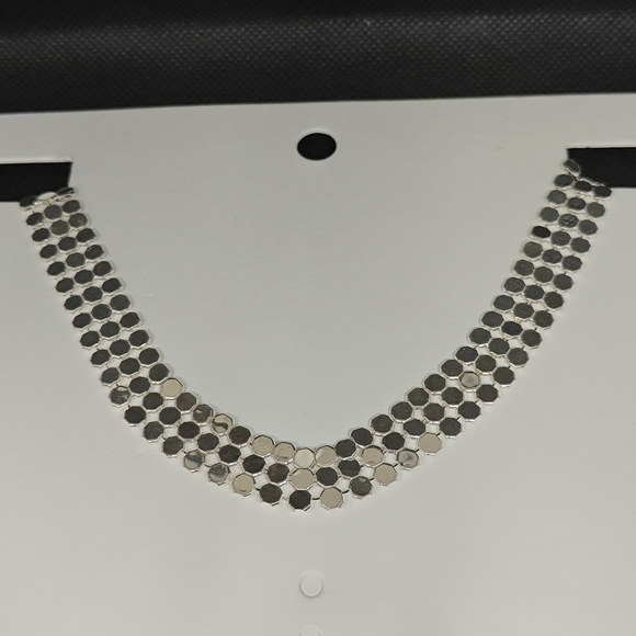 Express Dazzling Silver choker Necklace - Picture 4 of 4